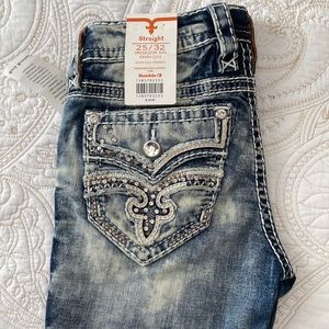 NWT Rock Revival Raven straight jeans in sz 25/32.